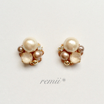 ビジューピアス✴︎soft ivory