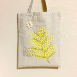 ふわふわミモザの羊毛刺繍トート（コットンリネン）