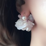 新色 spring butterfly flower ピアス         夏祭り  ウェディング 浴衣