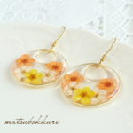 押し花のラウンドピアス/イヤリング *オレンジ*