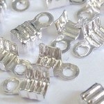 (200個 ) 紐止め 幅4mm 全長約7mm 約200個セット - (波)白銀/シルバー