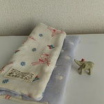ふわふわ8重ガーゼハンカチバンビブルー