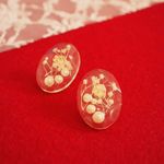 かすみ草とパールのピアス