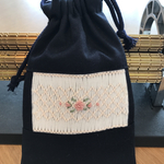 スモッキング刺繍 巾着袋 裏地付きバラ