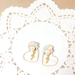コーラルピンク♪クリスタルのお花とハートのイヤリング