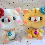 【T様オーダー品】ぷっくりほっぺのお花飾りにゃんこ達