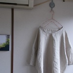 刺繍リネンⅤネックプルオーバー