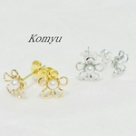 小さなお花　ピアス  ゴールドorシルバー