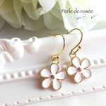 《値下げ》白いお花のピアス/イヤリング