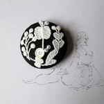 北欧レース ブローチ＊フランスリネン＊葉っぱと木の実＊蝶々＊スパンコール＊パールビーズ
