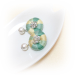 お花の刺繍イヤリング・ノンホール樹脂ピアス🌸