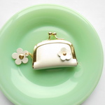 ネックレスのためのアクセサリーケース・ホワイト・お花・受注販売