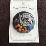 花刺繍 ブローチ