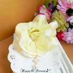 再販×7！ベルのflowerパール付きレモンイエローのふんわりシュシュ❤✨　美女と野獣　送料無料　プチプラ　華やか　大人可愛い　プチギフト