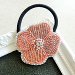 お花のビーズ刺繍ヘアゴム