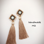 再販21さらさらタッセル♡ビーズ刺繍★ベージュカラー