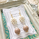 ヴィンテージ風 フラワーピアス