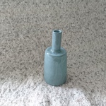 青磁一輪挿し。