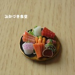 ミニミニ刺身盛合わせ（７）