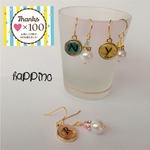 【送料無料】アシンメトリー　イニシャルピアス・イヤリング