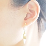 【再販】【P】『ゆれる リーフver』コットンパールとリーフの樹脂ノンホールピアス(樹脂製イヤリング)