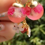 販×7🍓大人のかすみ草花冠ふんわりピンク色ガラスドーム苺🍓フックピアス♡イヤリング♡樹脂フックピアス