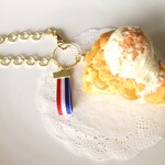 クランブルアップルパイのバックチャーム