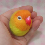ヤマブキボタンインコ  ☆選べる2タイプ☆(Aマグネット・Bクリップ付ブローチピン)  コロコロ♪丸顔  羊毛の小鳥  