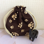 再販3☆まん丸ミニ巾着（肉球、犬、猫、足跡柄）茶色