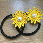 つまみ細工  黄色のお花のヘアゴム