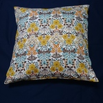 黄色い花のクッションカバー