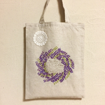 ラベンダーリースの羊毛刺繍トート（コットンリネン）