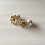   ゴールドフラワー×コットンパールピアス/ホワイト
