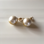   シンプルコットンパールピアス