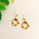MARU♡プリン♡チェコビーズのゴールドイヤリング ノンホールピアス