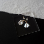 【14KGF】淡水けしパールの花びらピアス