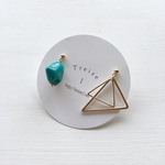 天然石：turquoise×triangle asymmetry pierce