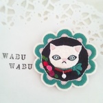 貴婦猫の肖像画ブローチ