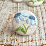 刺繍ブローチ✳︎満開のマーガレット②