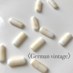 〈German vintage〉 オペークベージュ×ホワイト  プレスガラス ビーズ  (6個)