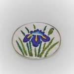 カキツバタ（アヤメ科）の刺繍の帯留めNo1