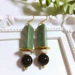グリーンマーブル三角柱×ブラック大ぶりピアス☆