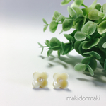 ♪再販♪小さな小さなお花ピアス〜ホワイト〜