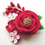つや紅色 椿(6.8cm)の2wayクリップピン＆小花Uピンセット　#つまみ細工