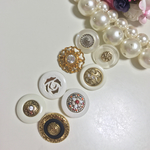 ホワイト&ゴールド&シルバーボタン