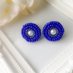まるいビーズ刺繍イヤリング2（ディープブルー）