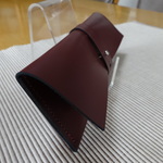 革のペンケース　エンジ