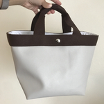 kaori様専用/フェイクレザートートバッグM/グレージュ×茶/裏地つき