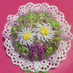 刺繍ブローチ