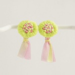 お花刺繍のイヤリング　キミドリ